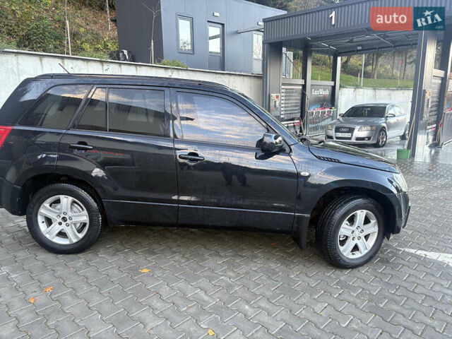 Чорний Сузукі Гранд Вітара, об'ємом двигуна 2 л та пробігом 293 тис. км за 5498 $, фото 7 на Automoto.ua