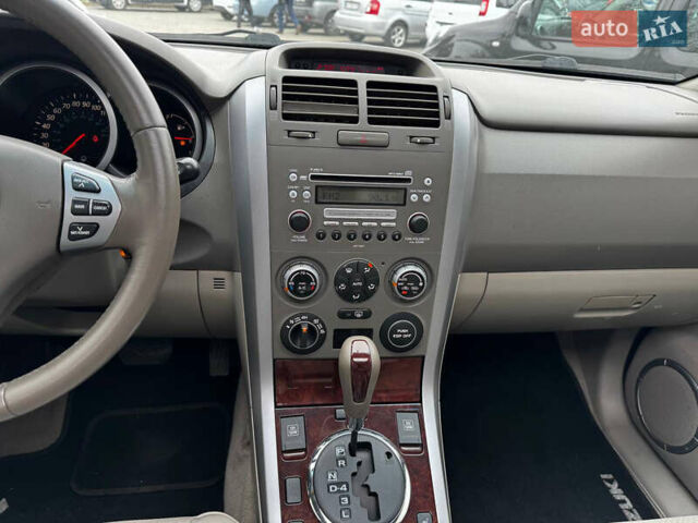 Черный Сузуки Гранд Витара, объемом двигателя 2.7 л и пробегом 170 тыс. км за 7999 $, фото 9 на Automoto.ua