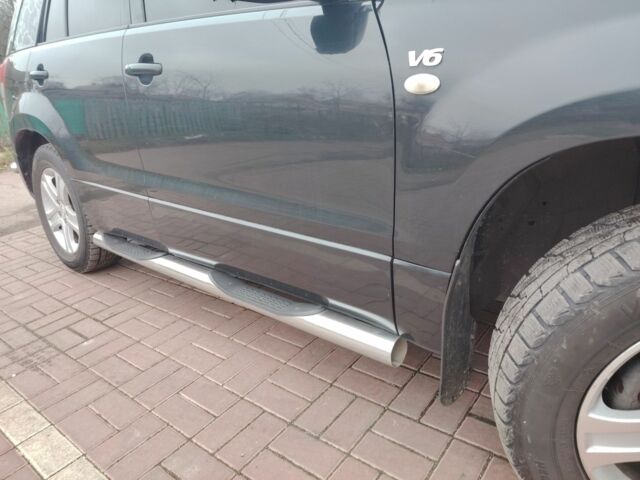 Черный Сузуки Гранд Витара, объемом двигателя 2.7 л и пробегом 200 тыс. км за 5500 $, фото 3 на Automoto.ua