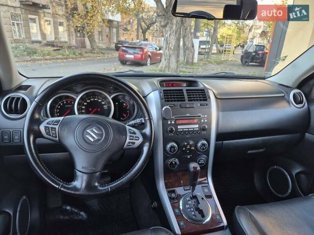 Чорний Сузукі Гранд Вітара, об'ємом двигуна 2 л та пробігом 109 тис. км за 9600 $, фото 16 на Automoto.ua