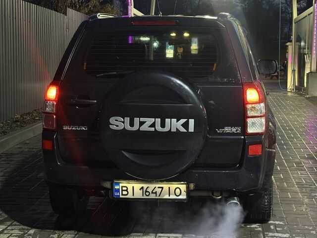 Чорний Сузукі Гранд Вітара, об'ємом двигуна 2 л та пробігом 300 тис. км за 6599 $, фото 4 на Automoto.ua