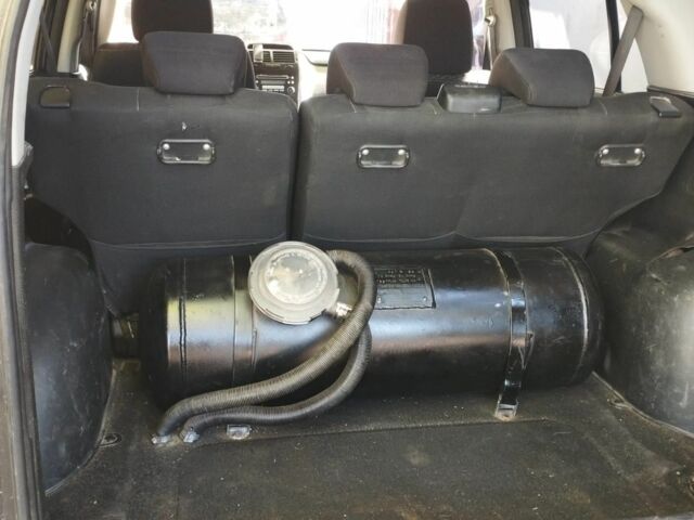 Черный Сузуки Гранд Витара, объемом двигателя 2 л и пробегом 210 тыс. км за 5800 $, фото 5 на Automoto.ua