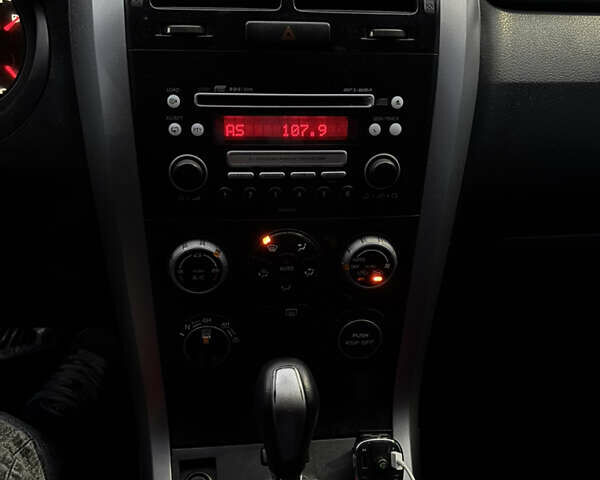 Чорний Сузукі Гранд Вітара, об'ємом двигуна 2 л та пробігом 87 тис. км за 8000 $, фото 14 на Automoto.ua