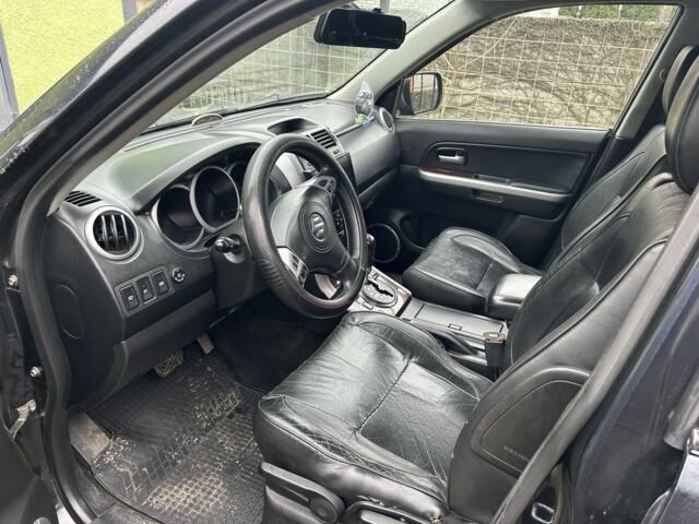 Черный Сузуки Гранд Витара, объемом двигателя 2 л и пробегом 261 тыс. км за 5600 $, фото 9 на Automoto.ua