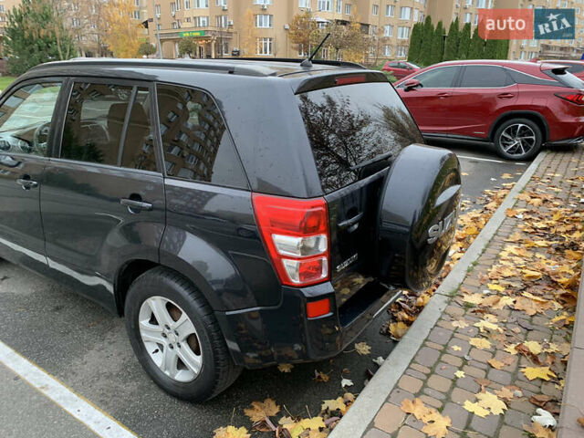 Чорний Сузукі Гранд Вітара, об'ємом двигуна 2 л та пробігом 274 тис. км за 7200 $, фото 26 на Automoto.ua