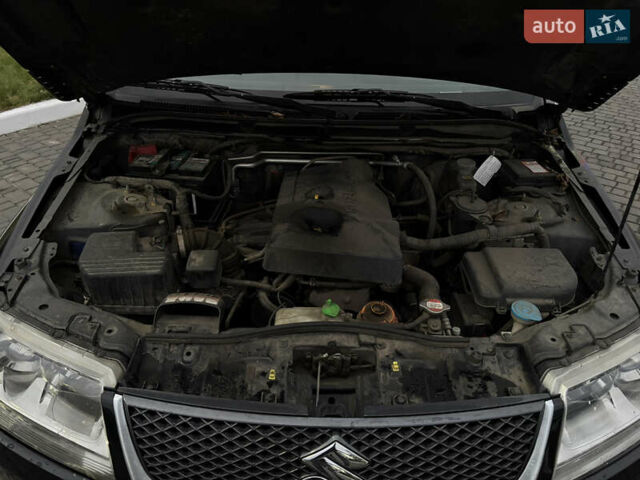 Чорний Сузукі Гранд Вітара, об'ємом двигуна 2 л та пробігом 87 тис. км за 8000 $, фото 12 на Automoto.ua