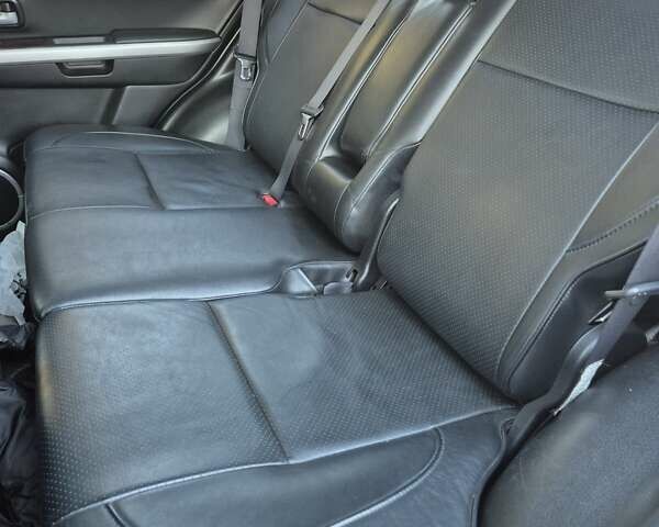 Чорний Сузукі Гранд Вітара, об'ємом двигуна 2 л та пробігом 109 тис. км за 9600 $, фото 17 на Automoto.ua