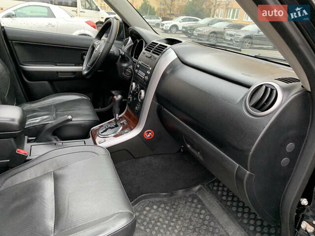 Чорний Сузукі Гранд Вітара, об'ємом двигуна 2 л та пробігом 274 тис. км за 7200 $, фото 8 на Automoto.ua
