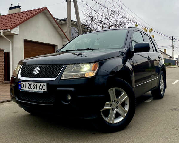 Черный Сузуки Гранд Витара, объемом двигателя 2.7 л и пробегом 255 тыс. км за 5900 $, фото 1 на Automoto.ua