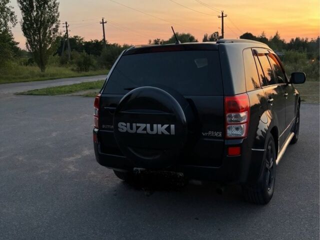 Чорний Сузукі Гранд Вітара, об'ємом двигуна 2.7 л та пробігом 285 тис. км за 7000 $, фото 1 на Automoto.ua