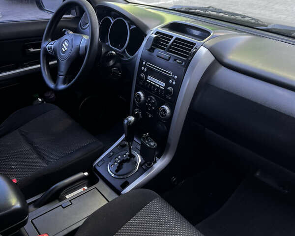 Черный Сузуки Гранд Витара, объемом двигателя 2 л и пробегом 211 тыс. км за 7499 $, фото 11 на Automoto.ua