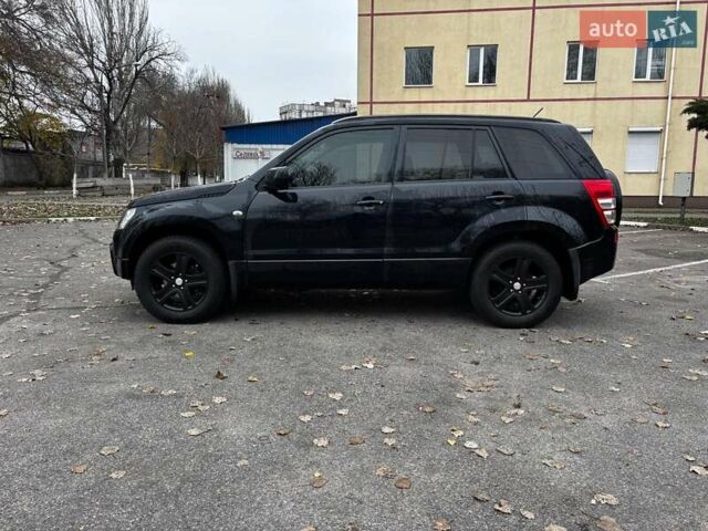 Черный Сузуки Гранд Витара, объемом двигателя 2 л и пробегом 238 тыс. км за 8790 $, фото 3 на Automoto.ua