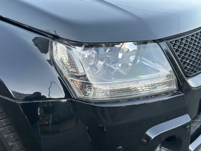 Черный Сузуки Гранд Витара, объемом двигателя 2 л и пробегом 212 тыс. км за 6800 $, фото 2 на Automoto.ua