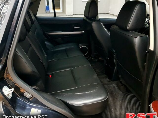 Черный Сузуки Гранд Витара, объемом двигателя 2 л и пробегом 235 тыс. км за 7500 $, фото 5 на Automoto.ua