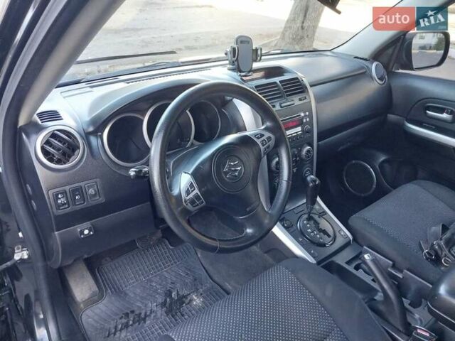 Чорний Сузукі Гранд Вітара, об'ємом двигуна 2 л та пробігом 216 тис. км за 6500 $, фото 12 на Automoto.ua