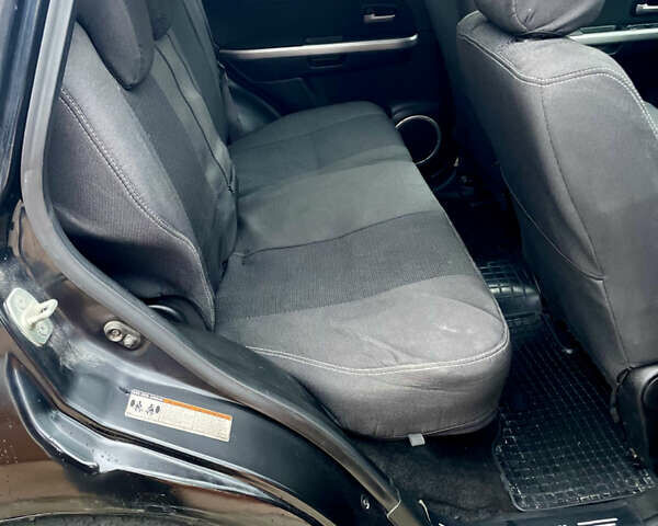 Черный Сузуки Гранд Витара, объемом двигателя 2.7 л и пробегом 255 тыс. км за 5900 $, фото 13 на Automoto.ua