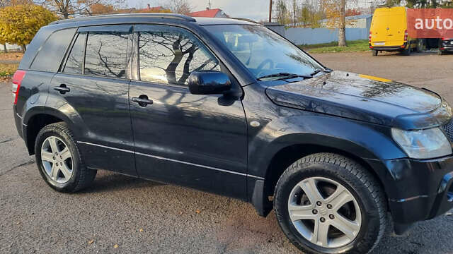 Чорний Сузукі Гранд Вітара, об'ємом двигуна 2 л та пробігом 245 тис. км за 5500 $, фото 1 на Automoto.ua