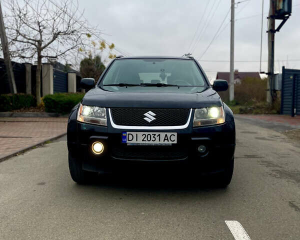 Черный Сузуки Гранд Витара, объемом двигателя 2.7 л и пробегом 255 тыс. км за 5900 $, фото 2 на Automoto.ua