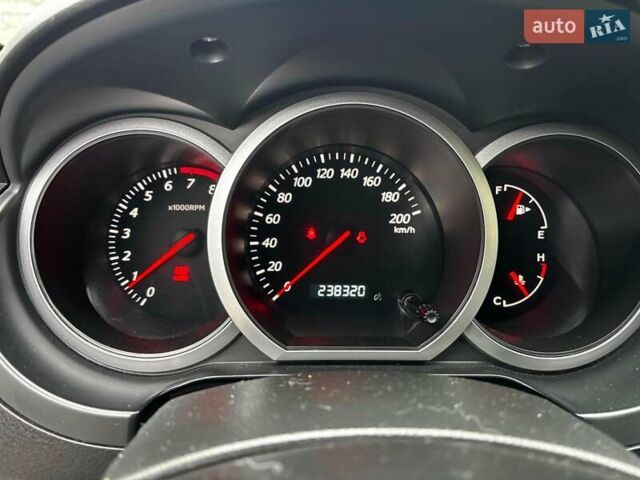 Черный Сузуки Гранд Витара, объемом двигателя 2 л и пробегом 238 тыс. км за 8790 $, фото 22 на Automoto.ua
