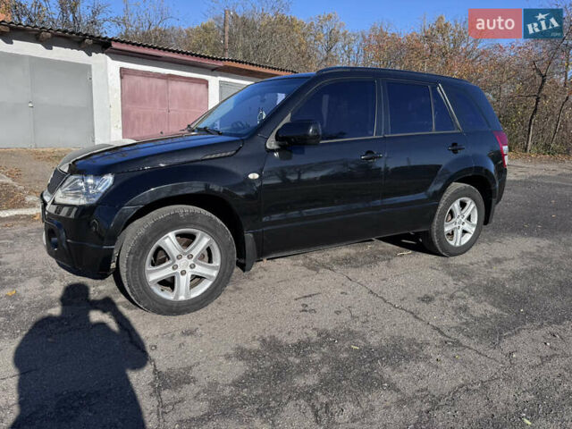Черный Сузуки Гранд Витара, объемом двигателя 2 л и пробегом 230 тыс. км за 6800 $, фото 12 на Automoto.ua