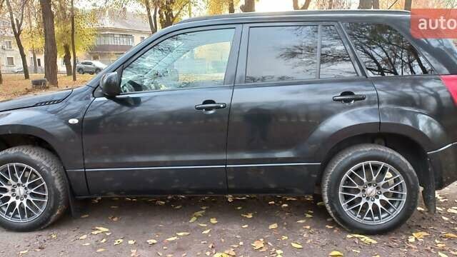 Черный Сузуки Гранд Витара, объемом двигателя 2 л и пробегом 218 тыс. км за 7800 $, фото 5 на Automoto.ua