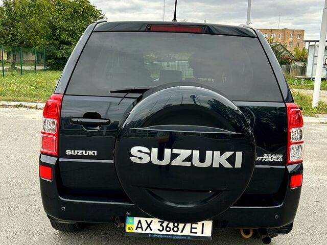 Черный Сузуки Гранд Витара, объемом двигателя 2 л и пробегом 170 тыс. км за 6900 $, фото 2 на Automoto.ua