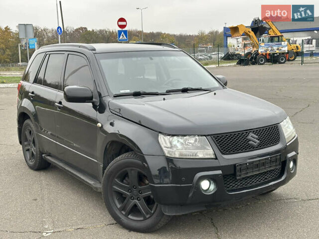 Черный Сузуки Гранд Витара, объемом двигателя 2 л и пробегом 212 тыс. км за 6700 $, фото 3 на Automoto.ua