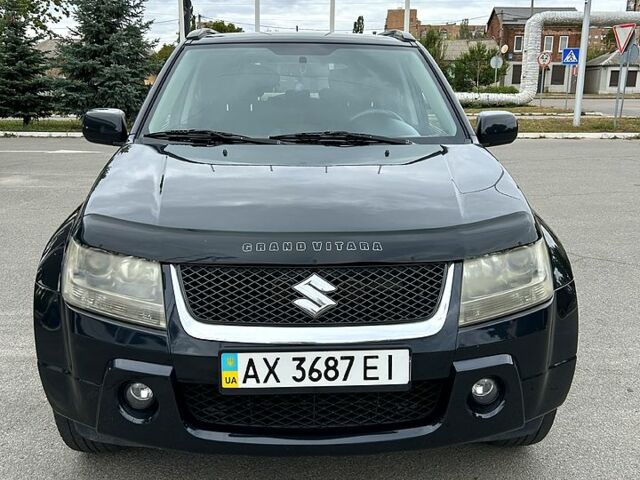 Черный Сузуки Гранд Витара, объемом двигателя 2 л и пробегом 170 тыс. км за 6900 $, фото 1 на Automoto.ua