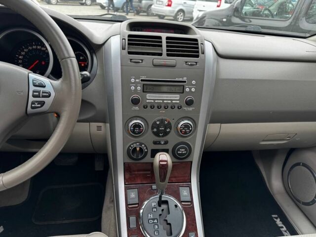 Чорний Сузукі Гранд Вітара, об'ємом двигуна 2.7 л та пробігом 170 тис. км за 7999 $, фото 9 на Automoto.ua