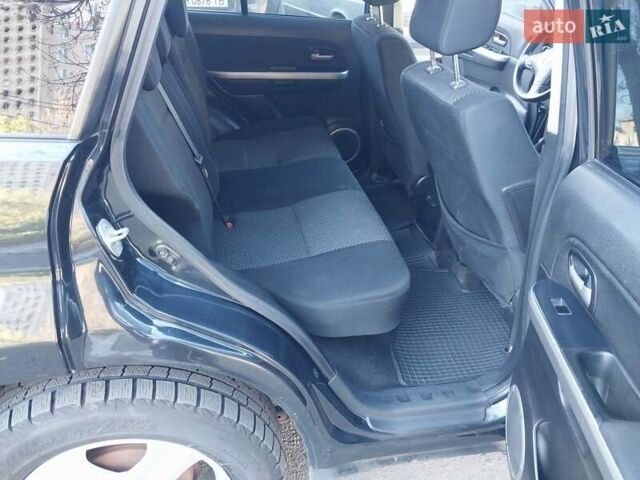 Чорний Сузукі Гранд Вітара, об'ємом двигуна 2 л та пробігом 216 тис. км за 6500 $, фото 21 на Automoto.ua