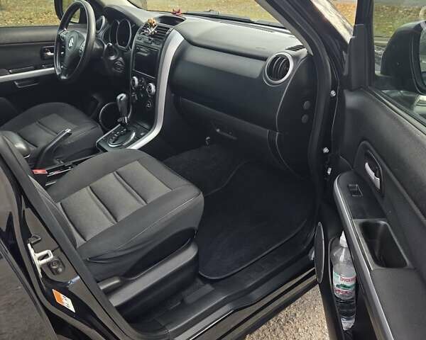 Чорний Сузукі Гранд Вітара, об'ємом двигуна 2 л та пробігом 237 тис. км за 8500 $, фото 9 на Automoto.ua