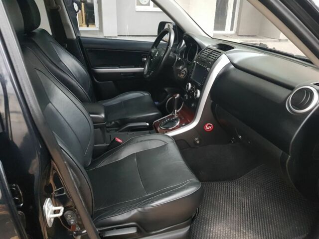 Черный Сузуки Гранд Витара, объемом двигателя 2 л и пробегом 235 тыс. км за 7500 $, фото 4 на Automoto.ua