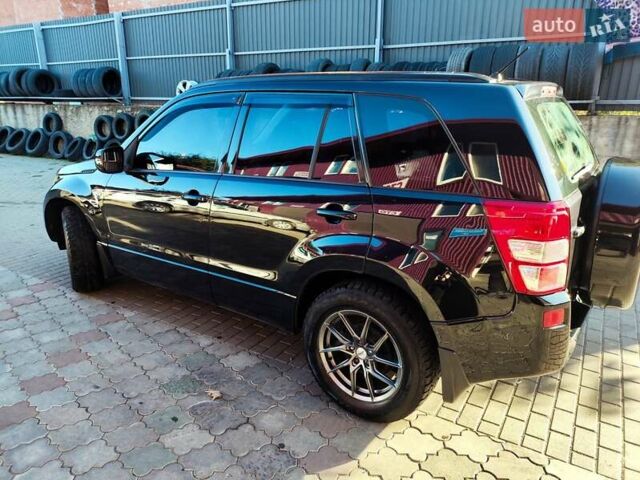 Черный Сузуки Гранд Витара, объемом двигателя 2 л и пробегом 173 тыс. км за 6500 $, фото 1 на Automoto.ua