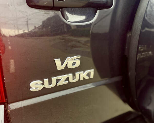 Черный Сузуки Гранд Витара, объемом двигателя 2.7 л и пробегом 255 тыс. км за 5900 $, фото 6 на Automoto.ua