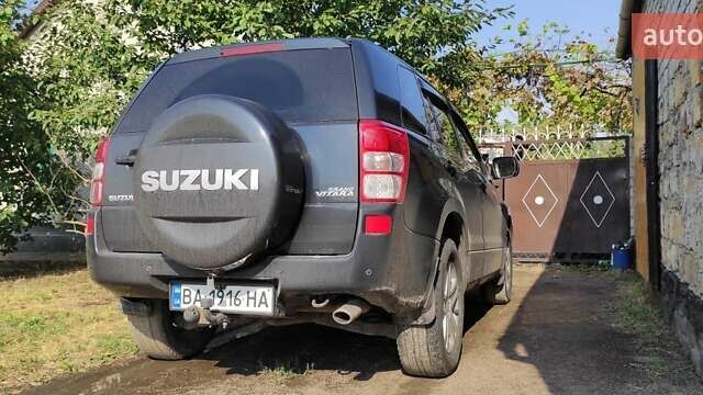 Черный Сузуки Гранд Витара, объемом двигателя 2 л и пробегом 345 тыс. км за 7000 $, фото 5 на Automoto.ua