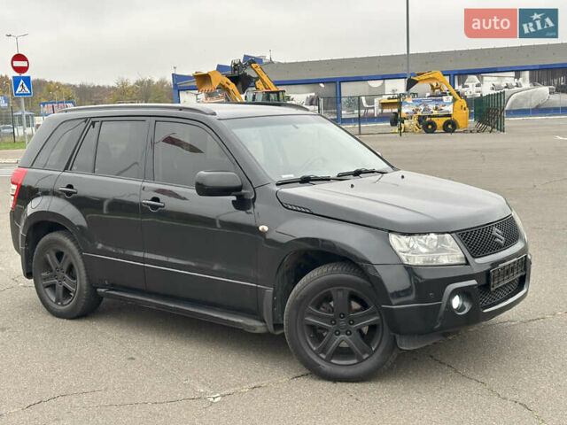 Черный Сузуки Гранд Витара, объемом двигателя 2 л и пробегом 212 тыс. км за 6700 $, фото 5 на Automoto.ua