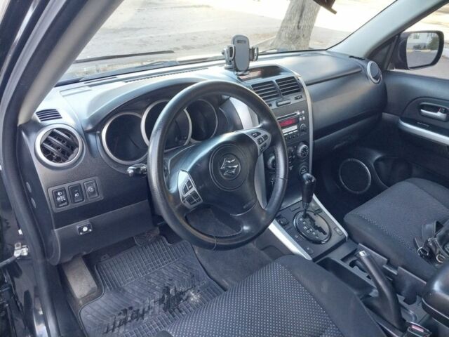 Сузуки Гранд Витара 2007 в Николаеве на Automoto.ua Черный Сузуки Гранд Витара, объемом двигателя 2 л и пробегом 215 тыс. км за 6500 $, фото 5 на Automoto.ua