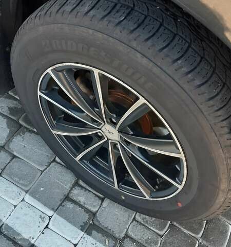 Черный Сузуки Гранд Витара, объемом двигателя 2.74 л и пробегом 214 тыс. км за 7600 $, фото 5 на Automoto.ua