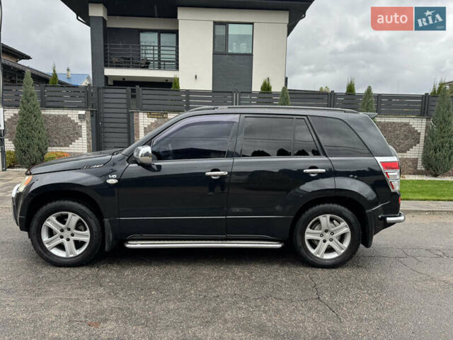 Черный Сузуки Гранд Витара, объемом двигателя 2.74 л и пробегом 310 тыс. км за 7500 $, фото 3 на Automoto.ua