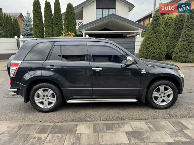 Черный Сузуки Гранд Витара, объемом двигателя 2.74 л и пробегом 310 тыс. км за 7500 $, фото 4 на Automoto.ua