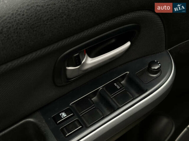 Черный Сузуки Гранд Витара, объемом двигателя 2 л и пробегом 212 тыс. км за 6700 $, фото 18 на Automoto.ua