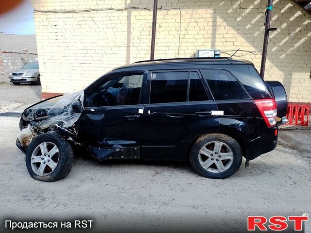 Чорний Сузукі Гранд Вітара, об'ємом двигуна 2 л та пробігом 200 тис. км за 2500 $, фото 3 на Automoto.ua