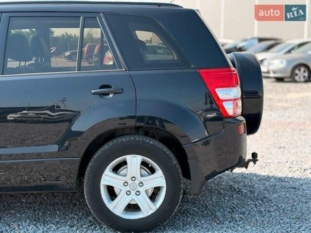 Чорний Сузукі Гранд Вітара, об'ємом двигуна 1.9 л та пробігом 307 тис. км за 7690 $, фото 4 на Automoto.ua