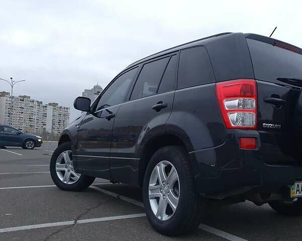 Чорний Сузукі Гранд Вітара, об'ємом двигуна 2 л та пробігом 251 тис. км за 7000 $, фото 3 на Automoto.ua