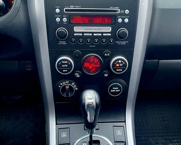 Черный Сузуки Гранд Витара, объемом двигателя 2.7 л и пробегом 255 тыс. км за 5900 $, фото 16 на Automoto.ua