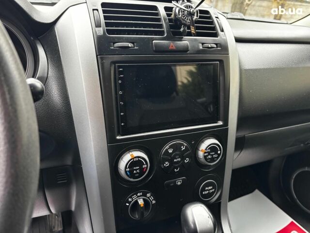 Чорний Сузукі Гранд Вітара, об'ємом двигуна 2 л та пробігом 238 тис. км за 8790 $, фото 19 на Automoto.ua