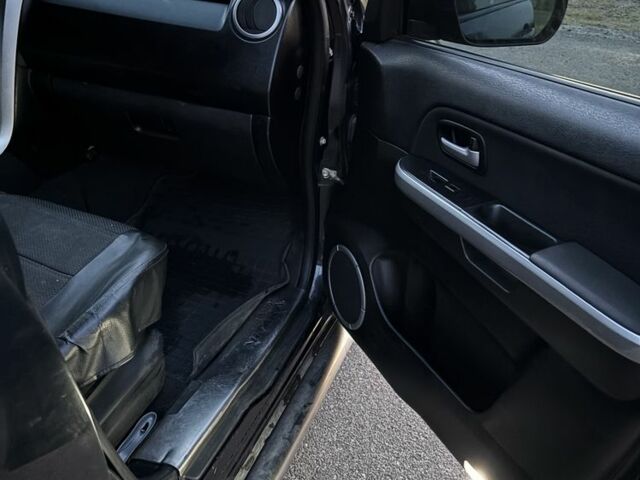 Чорний Сузукі Гранд Вітара, об'ємом двигуна 2.7 л та пробігом 285 тис. км за 7000 $, фото 5 на Automoto.ua