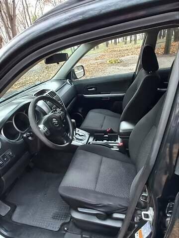 Черный Сузуки Гранд Витара, объемом двигателя 2 л и пробегом 218 тыс. км за 7800 $, фото 10 на Automoto.ua