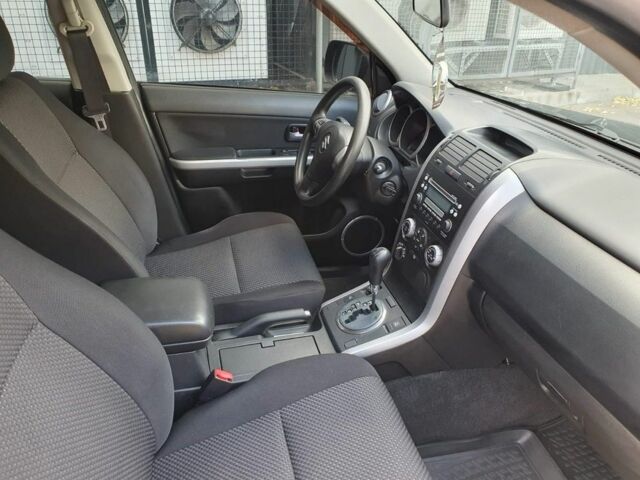 Черный Сузуки Гранд Витара, объемом двигателя 0 л и пробегом 252 тыс. км за 6950 $, фото 4 на Automoto.ua