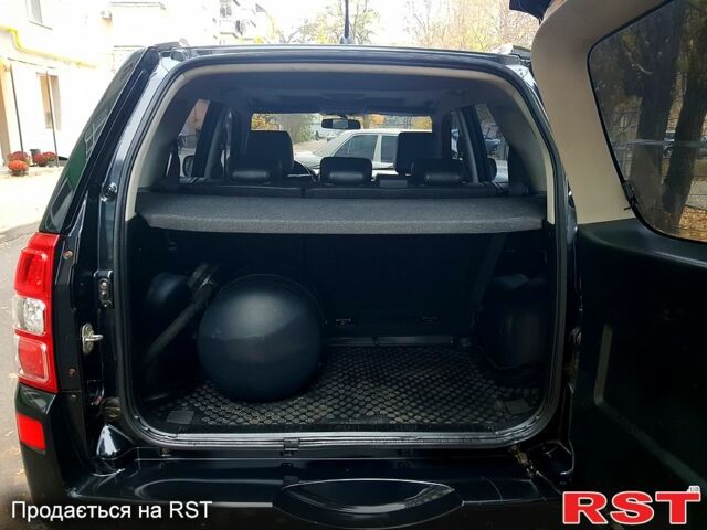 Черный Сузуки Гранд Витара, объемом двигателя 2 л и пробегом 235 тыс. км за 7500 $, фото 7 на Automoto.ua